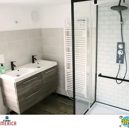 Aparthotel Little America - Appart 3km Futuroscope *