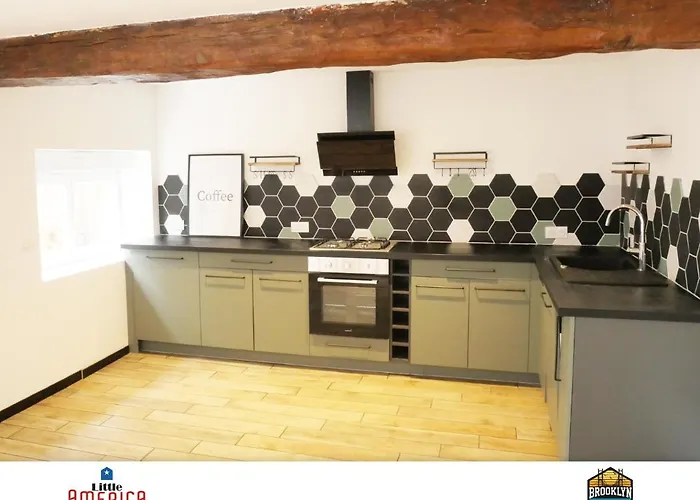 Aparthotel Little America - Appart 3km Futuroscope 3*