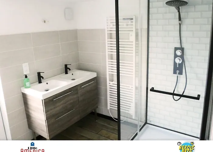 Aparthotel Little America - Appart 3km Futuroscope 3*